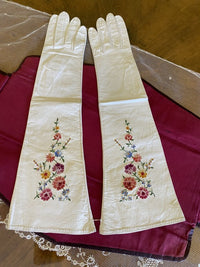 SWELLY Antike bestickte Handschuhe, Paris, ca. 1915