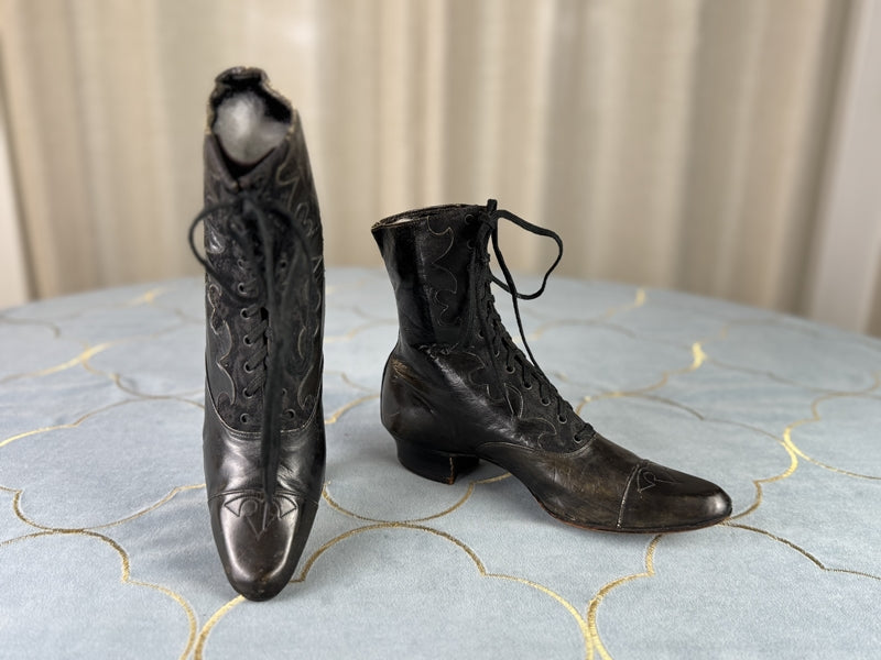 Ungetragene Schnürstiefel, ca. 1900