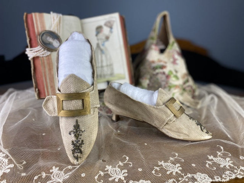 Bestickte Rokoko-Schuhe, ca. 1790