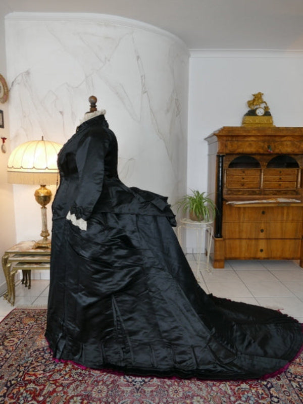 EMILE PINGAT Antikes viktorianisches Tournürenkleid, Paris, ca. 1882