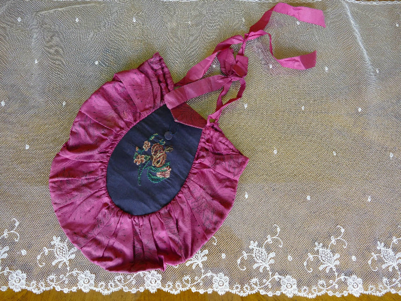 Biedermeier Retikül, ca. 1825 – Blumenstickerei