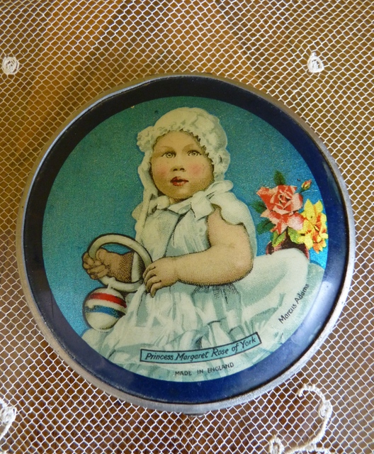 antique powder compact 1931