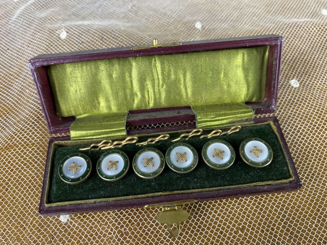 antique victorian buttons 1900