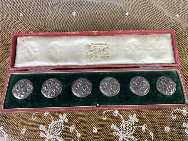 antique buttons 1903