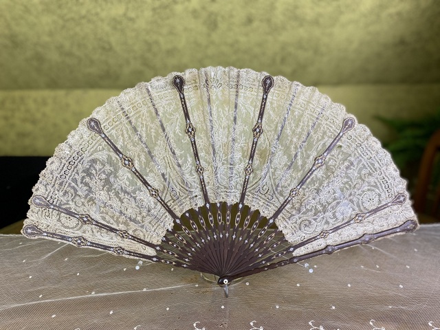 antique lace fan 1880