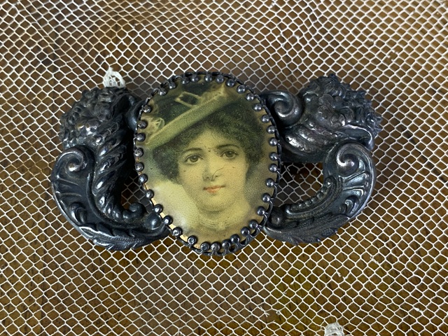 antique belt buckle 1900