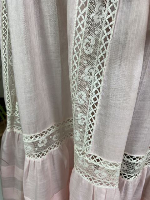 Pink Tea Dress, ca. 1899 - www.antique-gown.com