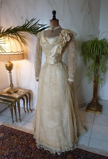 antique evening gown JEANNE HALLE 1899