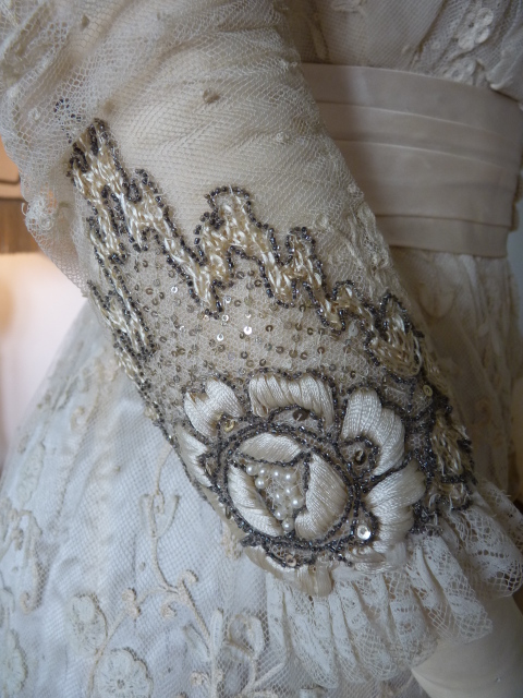 DEMPSEY Princess Lace Wedding Gown, ca. 1908 - www.antique-gown.com