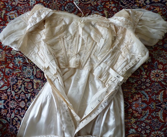 White Satin Wedding Gown, ca. 1909 - www.antique-gown.com