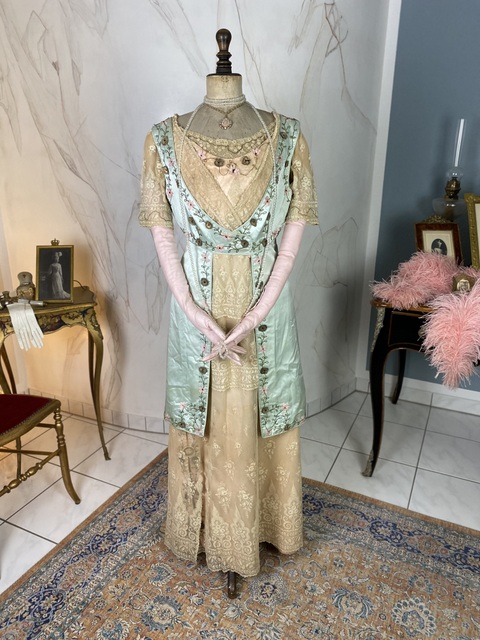 antique reception gown.1912