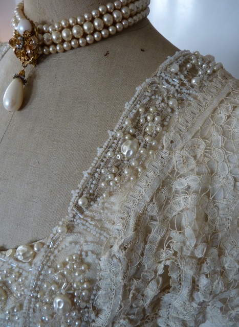 Exquisite Belle Epoque Wedding Gown, ca. 1909 - www.antique-gown.com