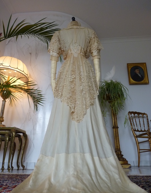 Wedding or Bridal Gown, ca 1913 - www.antique-gown.com