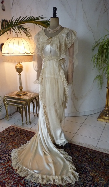 Silk Satin Wedding Gown with Train, ca. 1913 - www.antique-gown.com