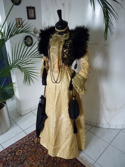 antique dress, antique gown, dress 1899,  gown 1900, antieke jurk, abito antico, robe ancien