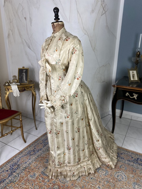antique boudoir gown 1870
