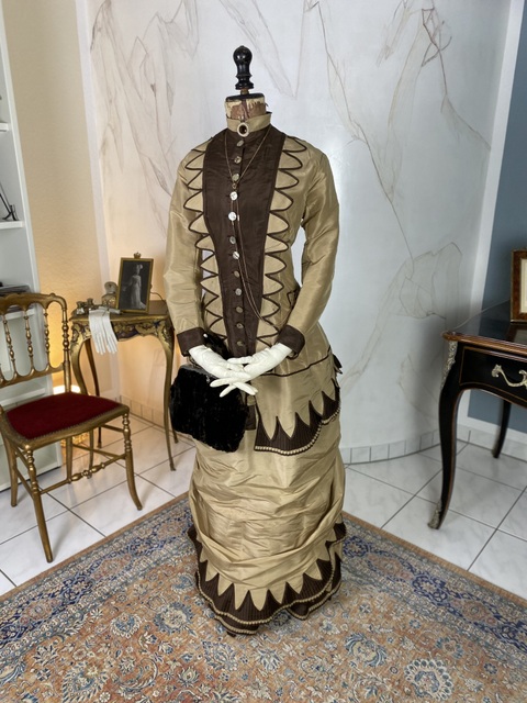 antique travel dress 1879