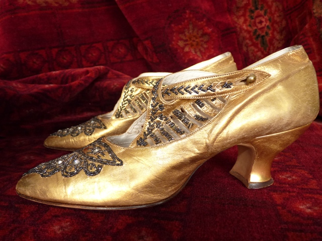 antique shoes, shoes 1920, flapper shoes, antique dress, golden shoes