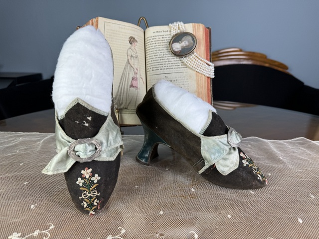 antique rococo shoes 1760