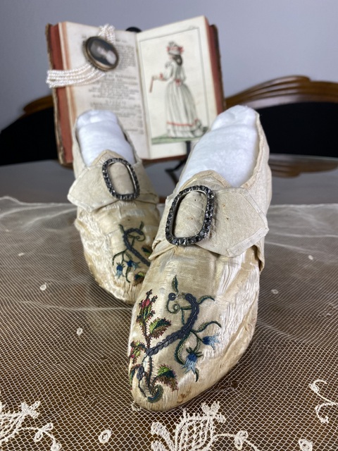 antique shoes rococo 1775