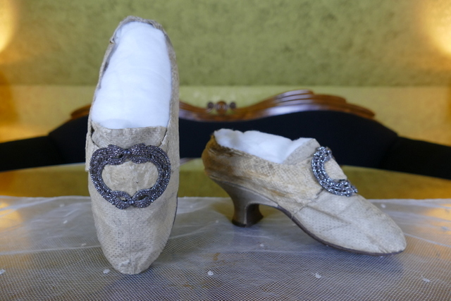 antique rococo shoes 1765