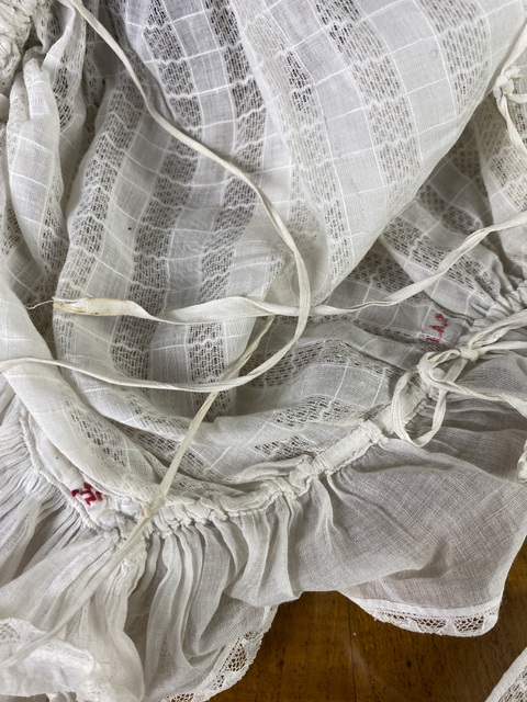 Boudoir Bonnet, ca. 1890 - www.antique-gown.com