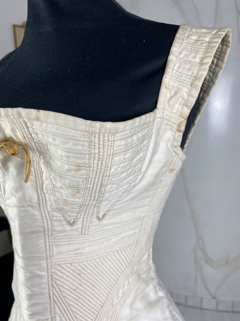 Corset, America, ca. 1810 - www.antique-gown.com