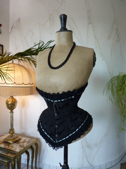 3 antique corset 1895