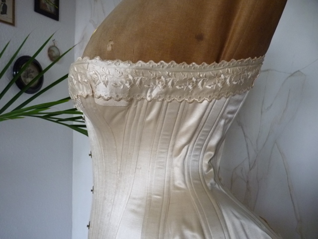 Parisian Bridal Corset, Au Bon Marché, ca. 1880 - www.antique-gown.com