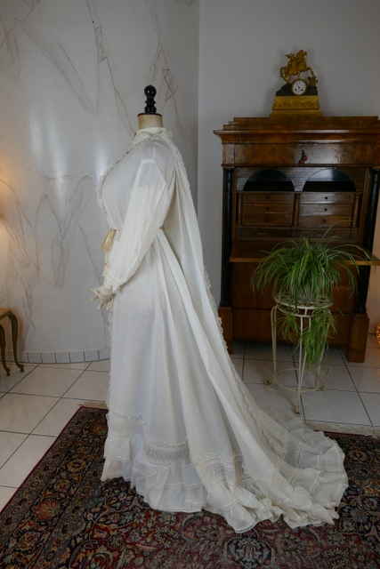 boudoir robe 1875